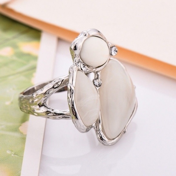 Poshionistas Jewelry - Sim.moonstone in silver ring 6 7 8 9